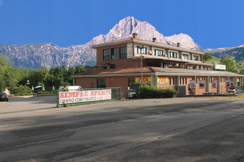 Residence La Piscina Isola del Gran Sasso d'Italia Exterior photo